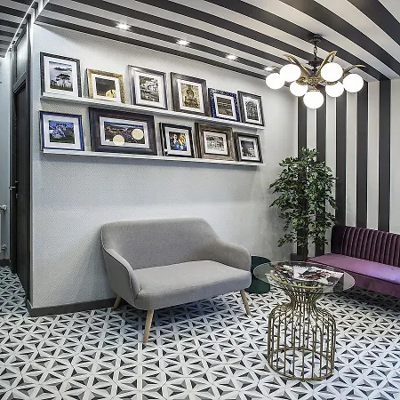 Hostal El Aparcamiento *